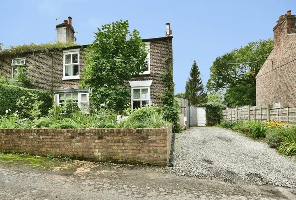 Coe Lane, Millington, Altrincham, WA14