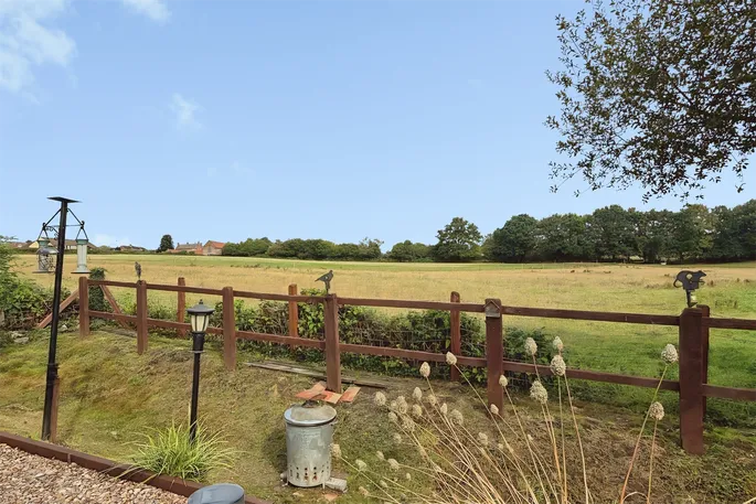 Property carousel image 29