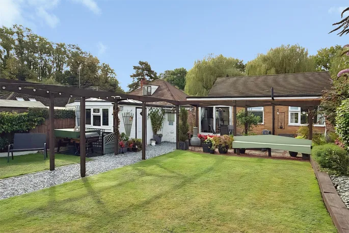 Property carousel image 33