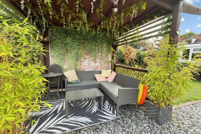Property carousel image 35
