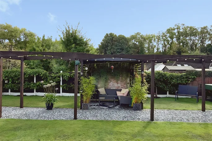 Property carousel image 37