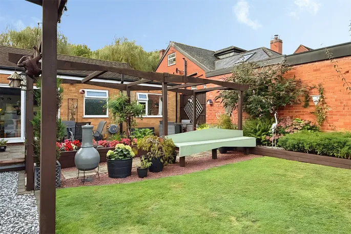 Property carousel image 38