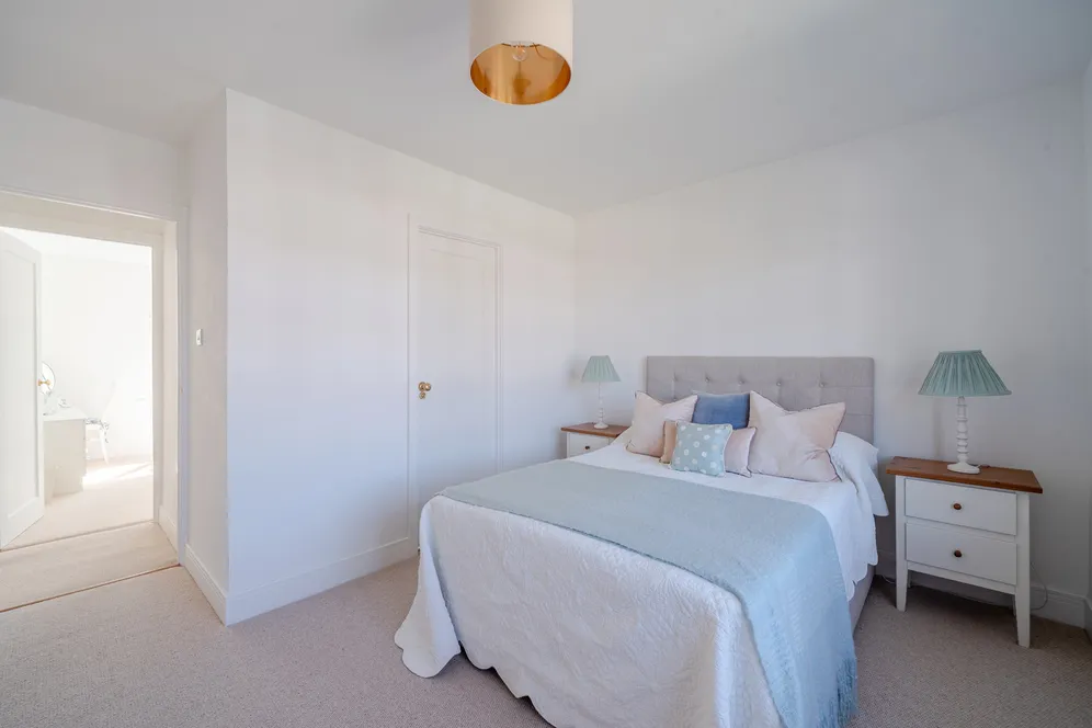 Fir Tree Close, Epsom, KT17 photo 10