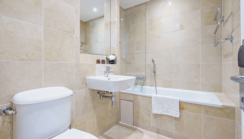 2 Bedroom Apartment To Let  Westferry  E14 Image 8