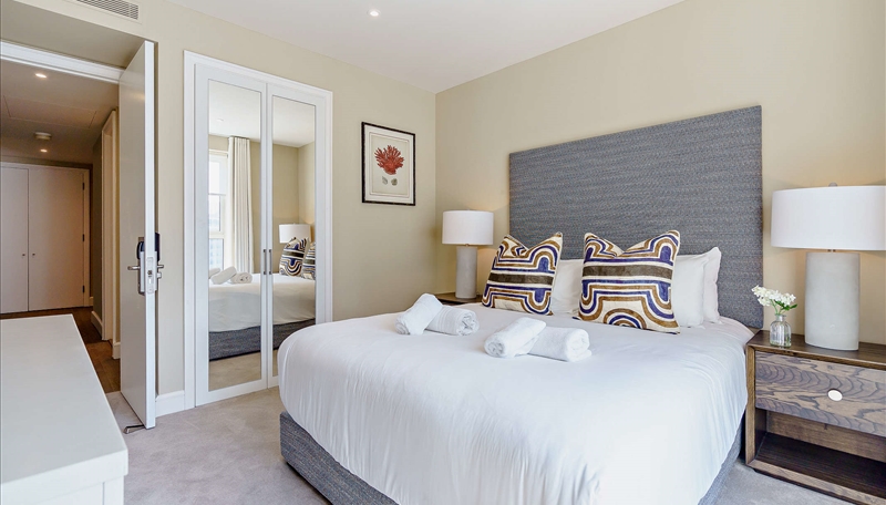 2 Bedroom Apartment To Let  Westferry  E14 Image 9