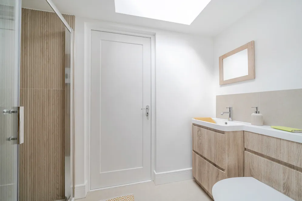 Fir Tree Close, Epsom, KT17 photo 12
