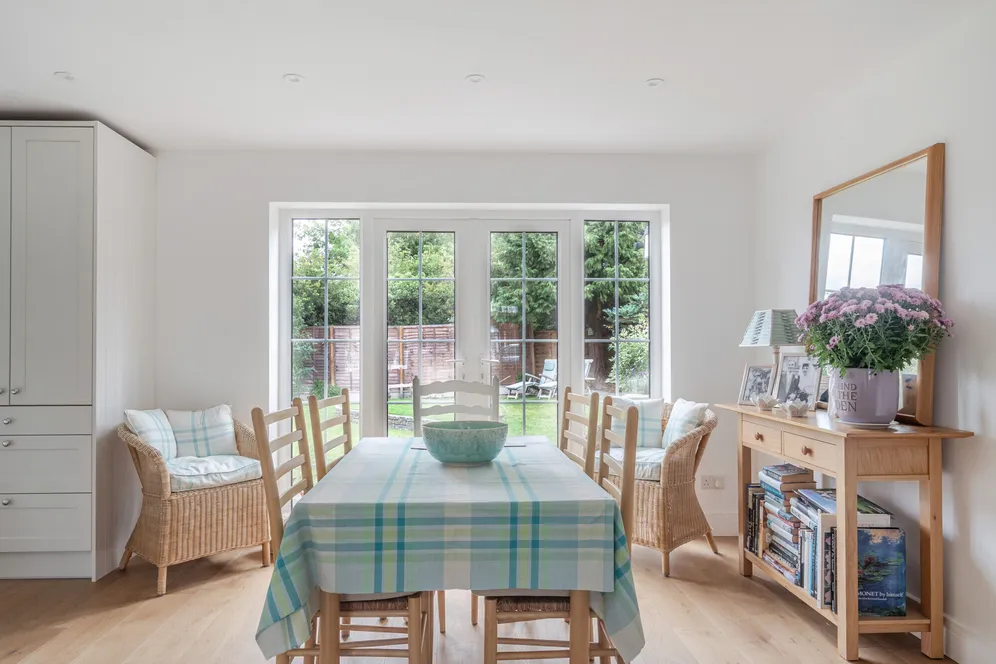 Fir Tree Close, Epsom, KT17 photo 4