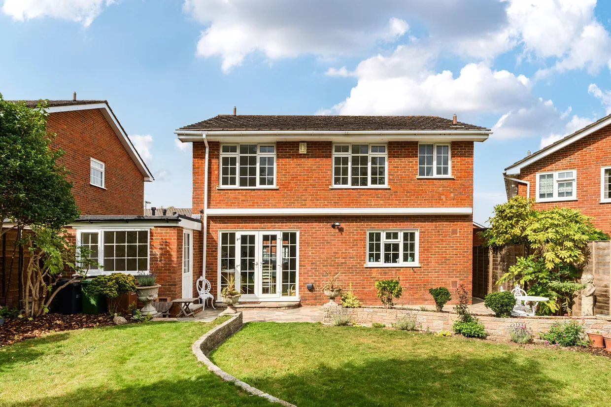 Fir Tree Close, Epsom, KT17 photo 17