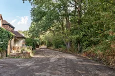 Spratts Lane, Ottershaw, KT16 photo 21