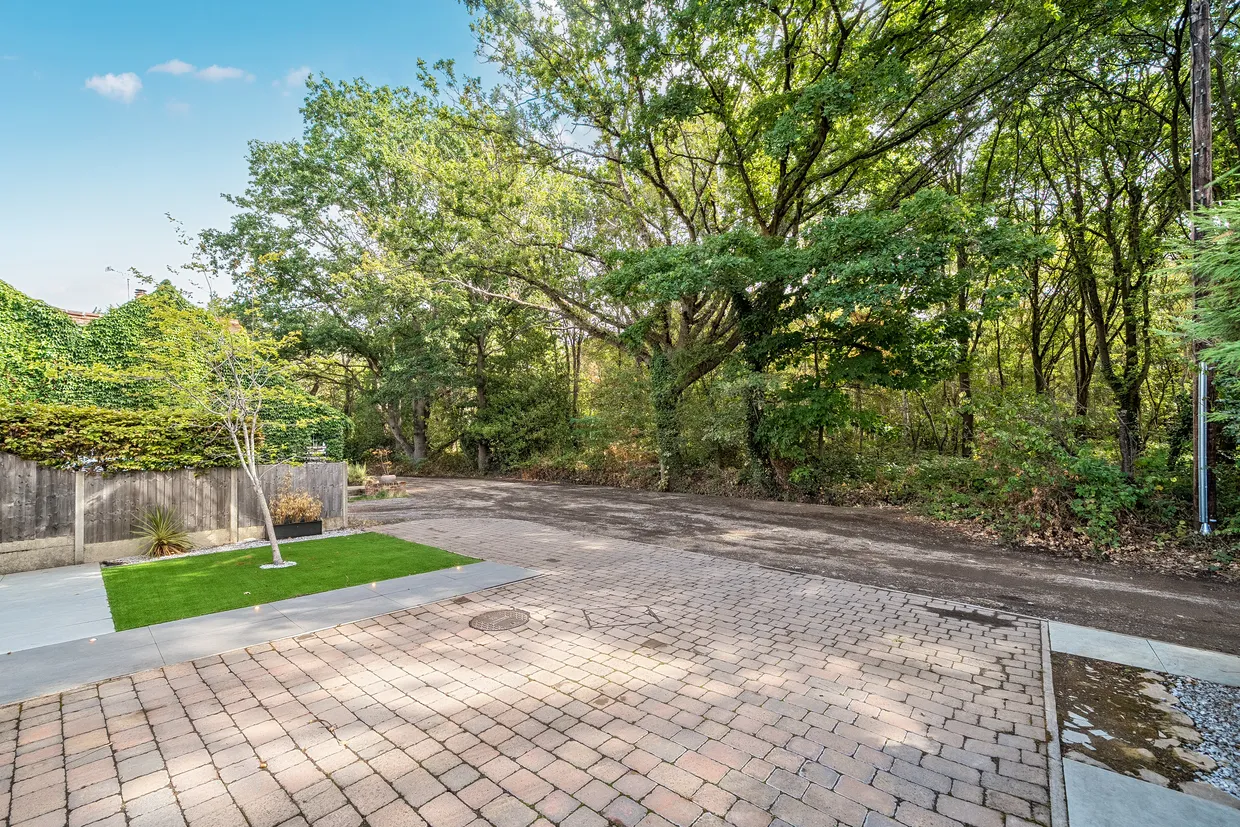 Spratts Lane, Ottershaw, KT16 photo 11