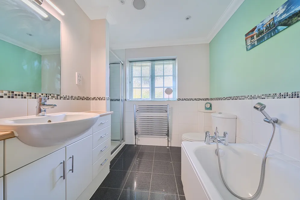 Spratts Lane, Ottershaw, KT16 photo 7