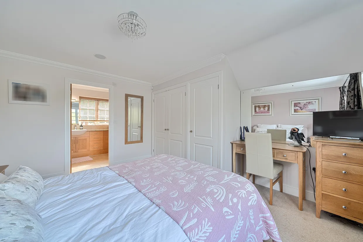 Spratts Lane, Ottershaw, KT16 photo 9