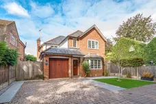 Spratts Lane, Ottershaw, KT16 photo 10