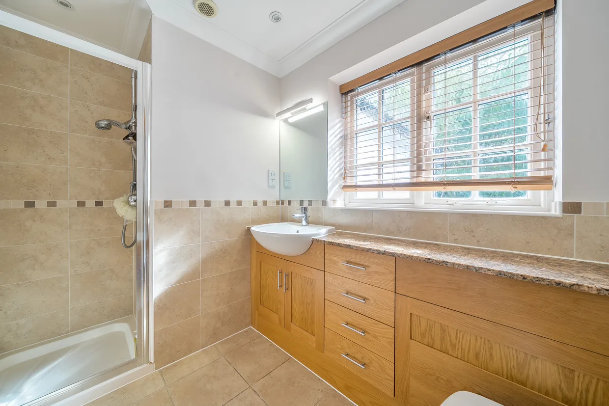 Spratts Lane, Ottershaw, KT16 photo 12