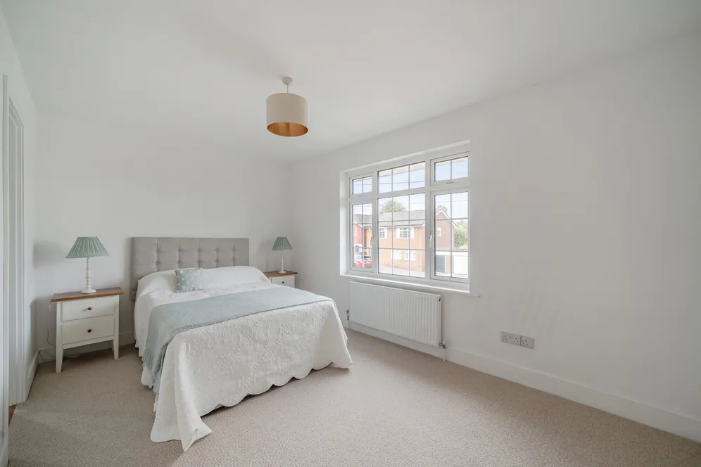 Fir Tree Close, Epsom, KT17 photo 11
