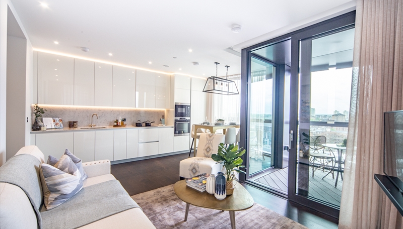 2 Bedroom Apartment To Let  Charles Clowes Walk  SW11 Image 1