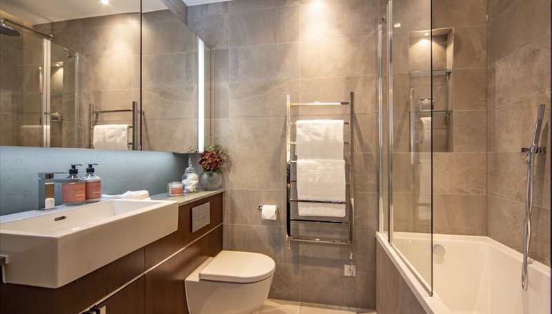 2 Bedroom Apartment To Let  Charles Clowes Walk  SW11 Image 8