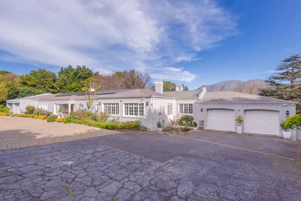 South Africa, Western Cape, Constantia, Ladies Mile Road, 6