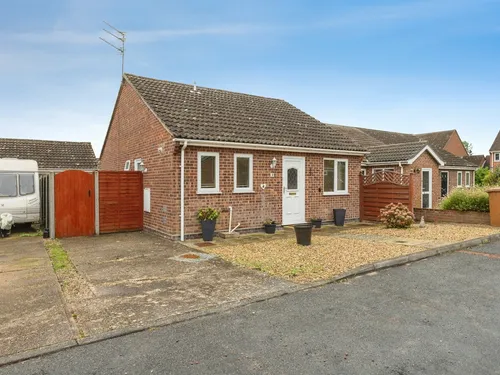 Oaklands Close, Attleboroughphoto