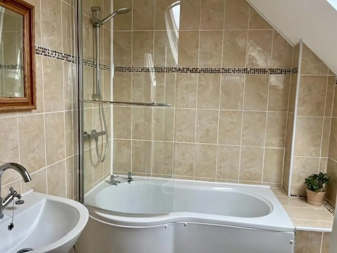 https://mr0.homeflow-assets.co.uk/files/photo/image/48413/5211/_x_/m-l0Ps4JKk-cDKq1-kKQ4g.jpg