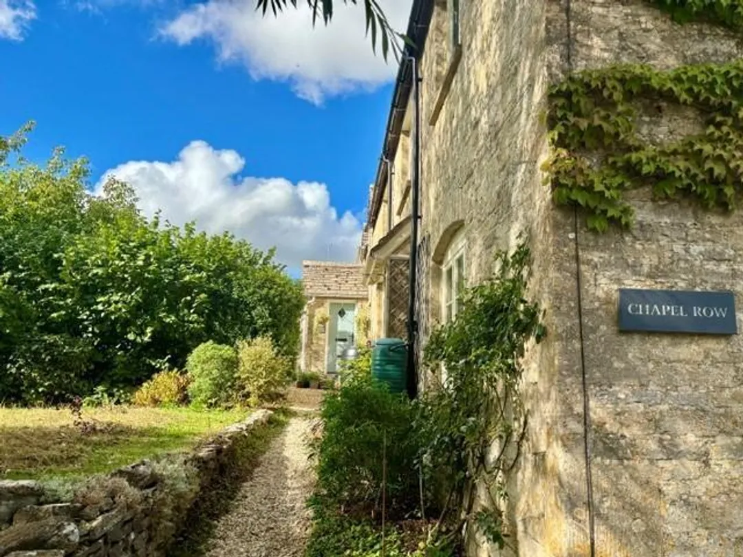 https://mr0.homeflow-assets.co.uk/files/photo/image/48413/5216/_x_/AEiaHWg550yy6rTm8gvd2A.jpg
