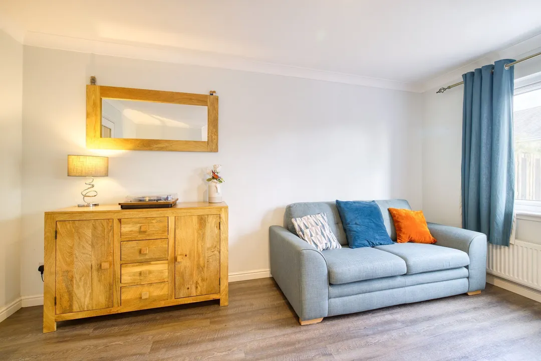https://mr0.homeflow-assets.co.uk/files/photo/image/48413/8013/_x_/003A8517_HDR-39.jpg