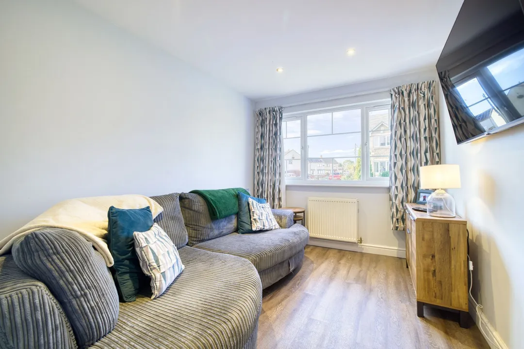 https://mr0.homeflow-assets.co.uk/files/photo/image/48413/8017/_x_/003A8390_HDR-19.jpg