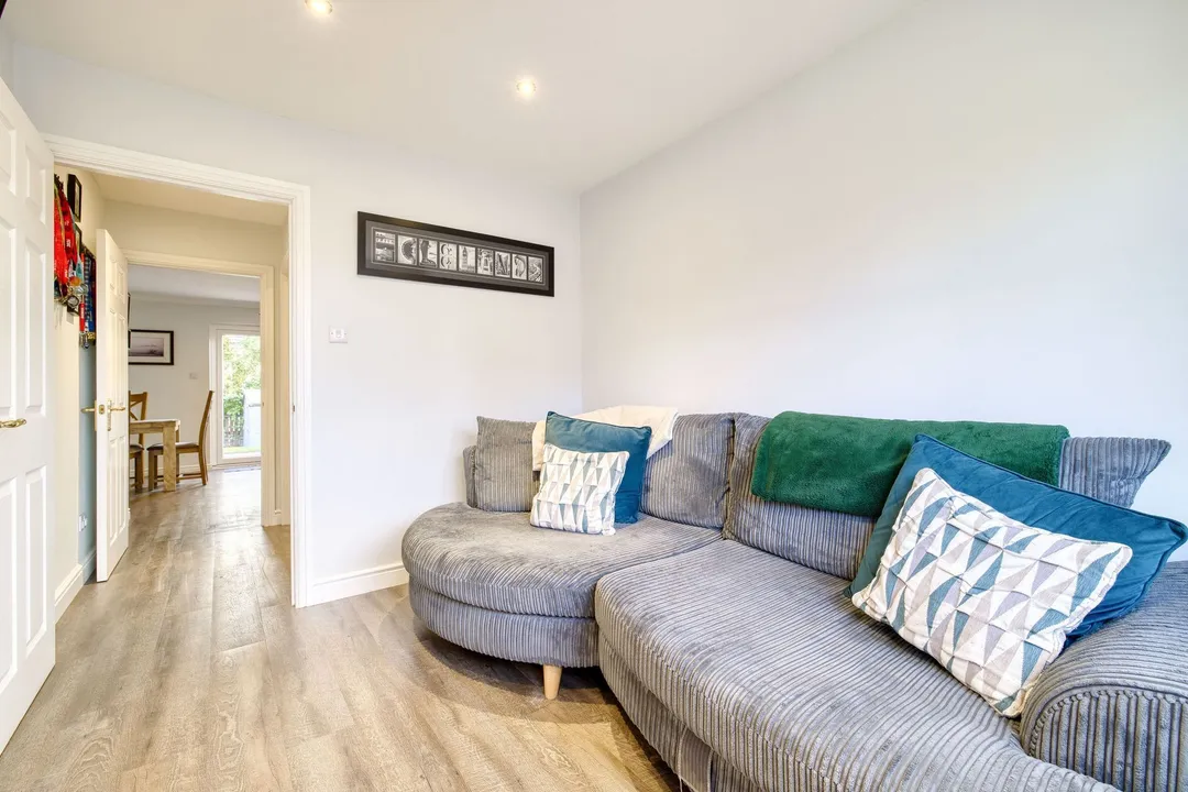 https://mr0.homeflow-assets.co.uk/files/photo/image/48413/8021/_x_/003A8420_HDR-22.jpg