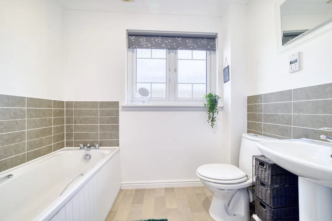 https://mr0.homeflow-assets.co.uk/files/photo/image/48413/8047/_x_/003A8572_HDR-48.jpg