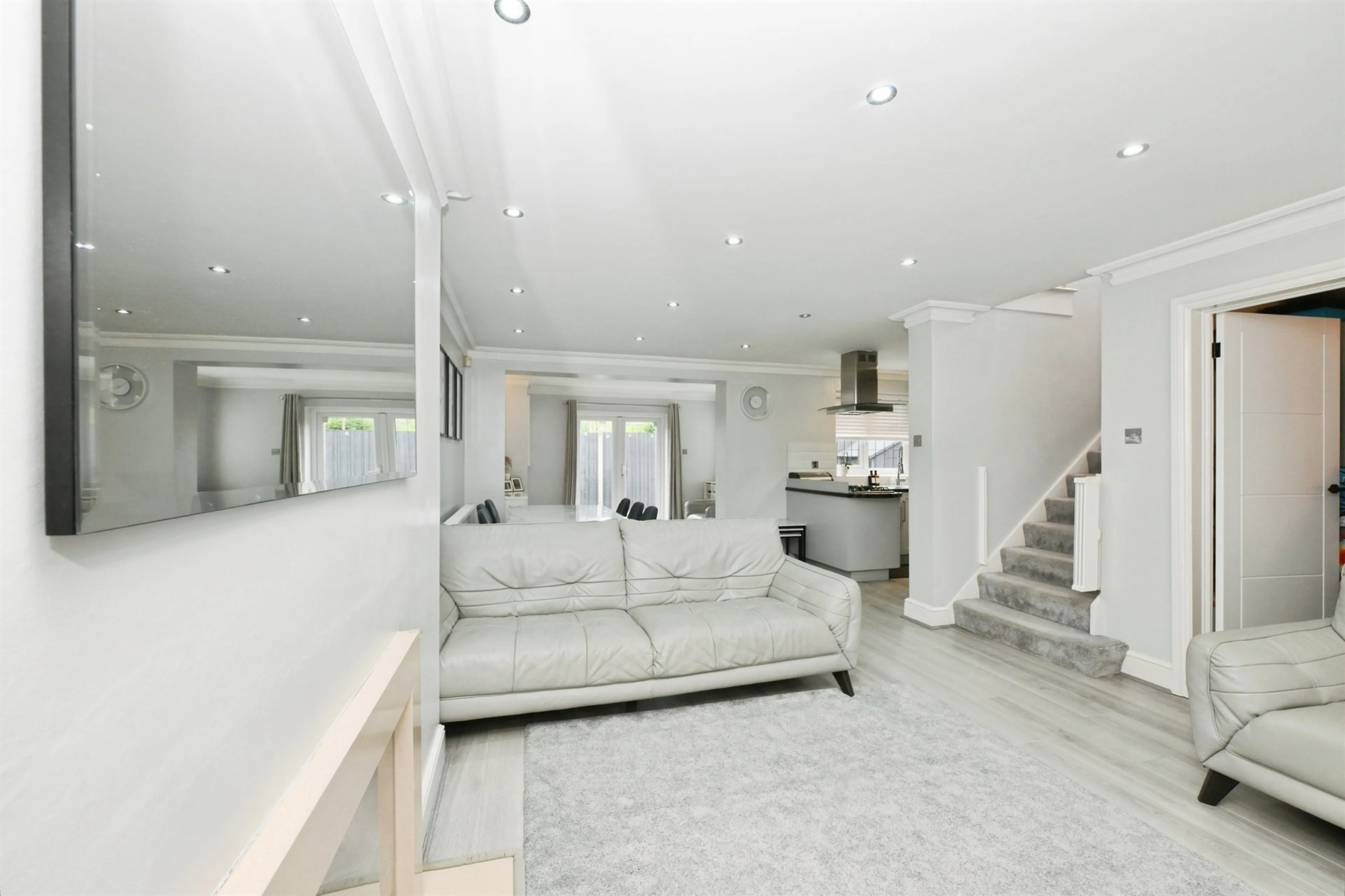 Property at Nunsbury Drive, Broxbourne