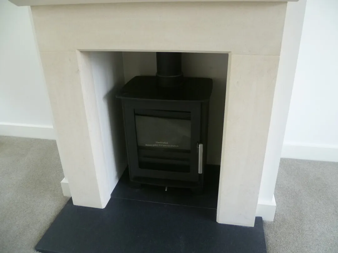 https://mr0.homeflow-assets.co.uk/files/photo/image/48415/1687/_x_/IMG_1303_2_large.jpg