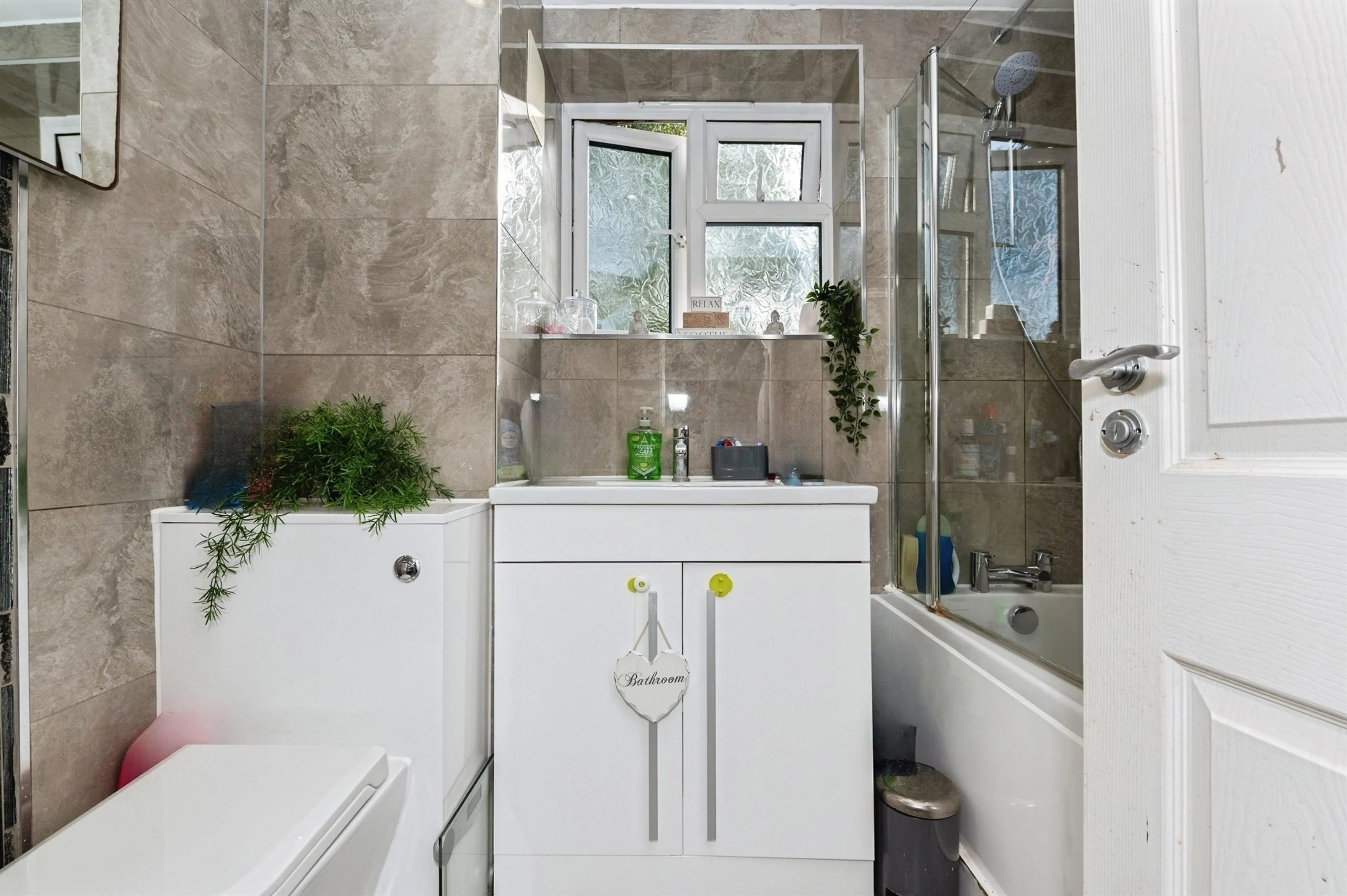 Property at Cam Green, South Ockendon