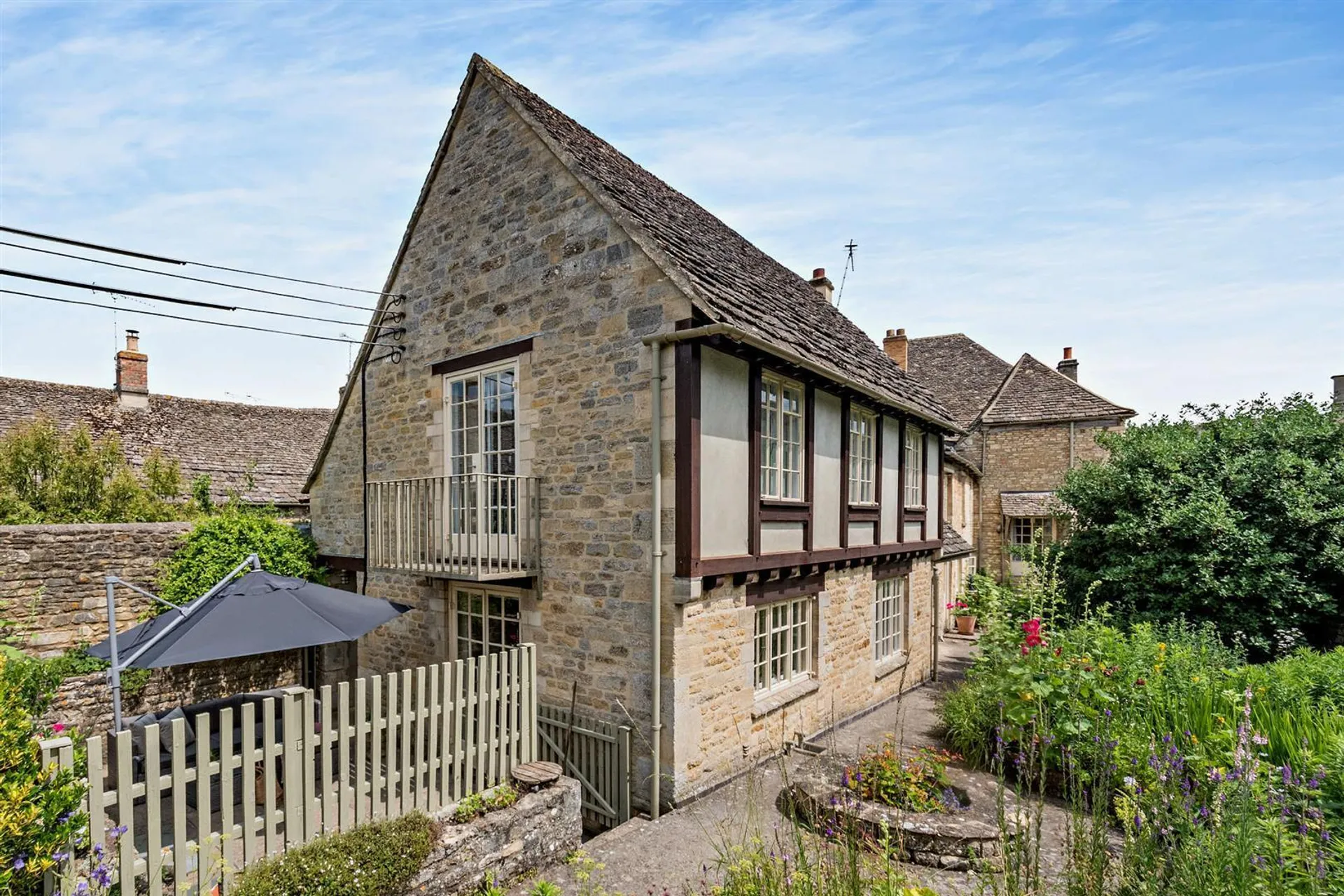 Property photo top 0