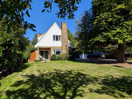 Hewshott Grove, Liphook, GU30