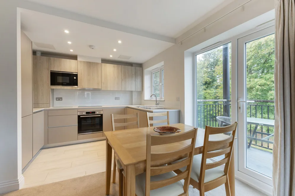 Aspen Road, High Wycombe, HP10 photo 2