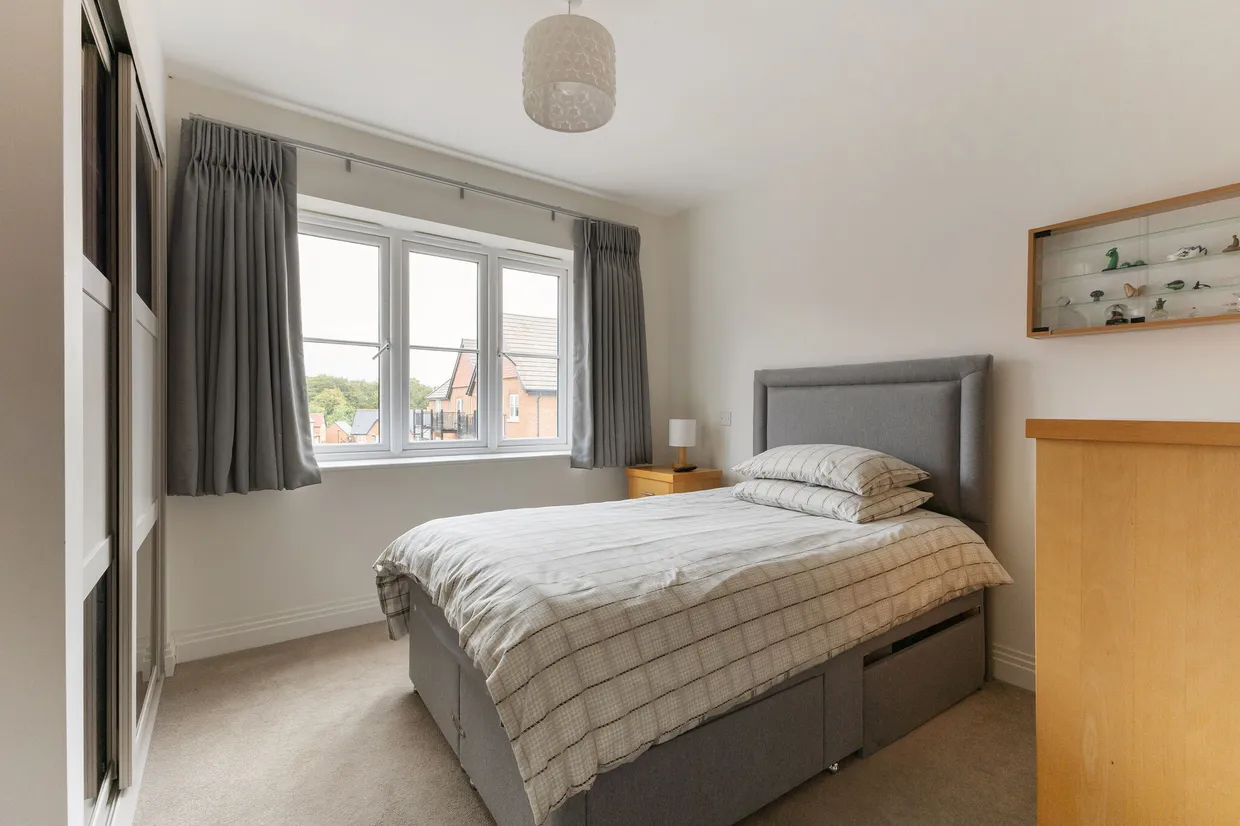 Aspen Road, High Wycombe, HP10 photo 14