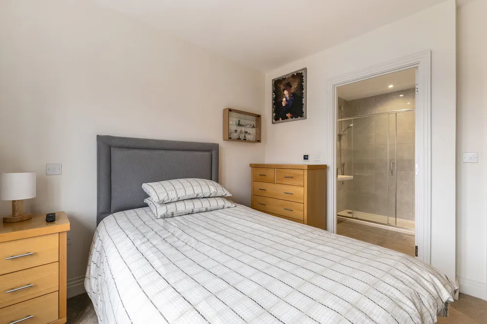 Aspen Road, High Wycombe, HP10 photo 15