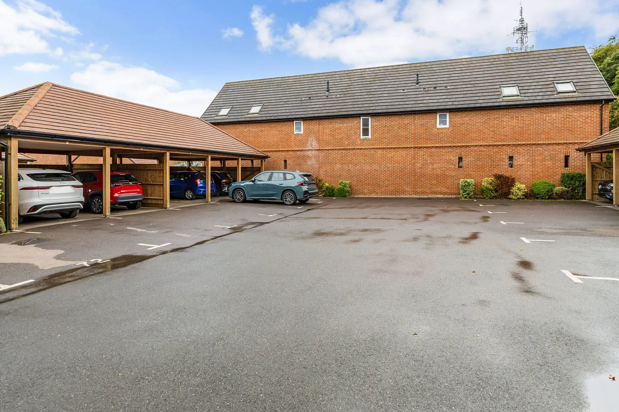 Aspen Road, High Wycombe, HP10 photo 19