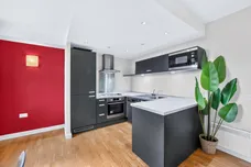 Scott Avenue, London