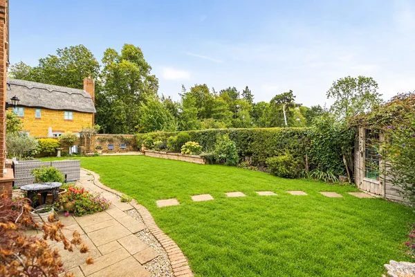 Turners Farm Close, Hannington, NN6 photo 3