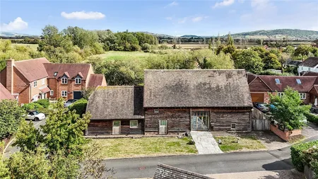 Dean Lane, Stoke Orchard, GL52