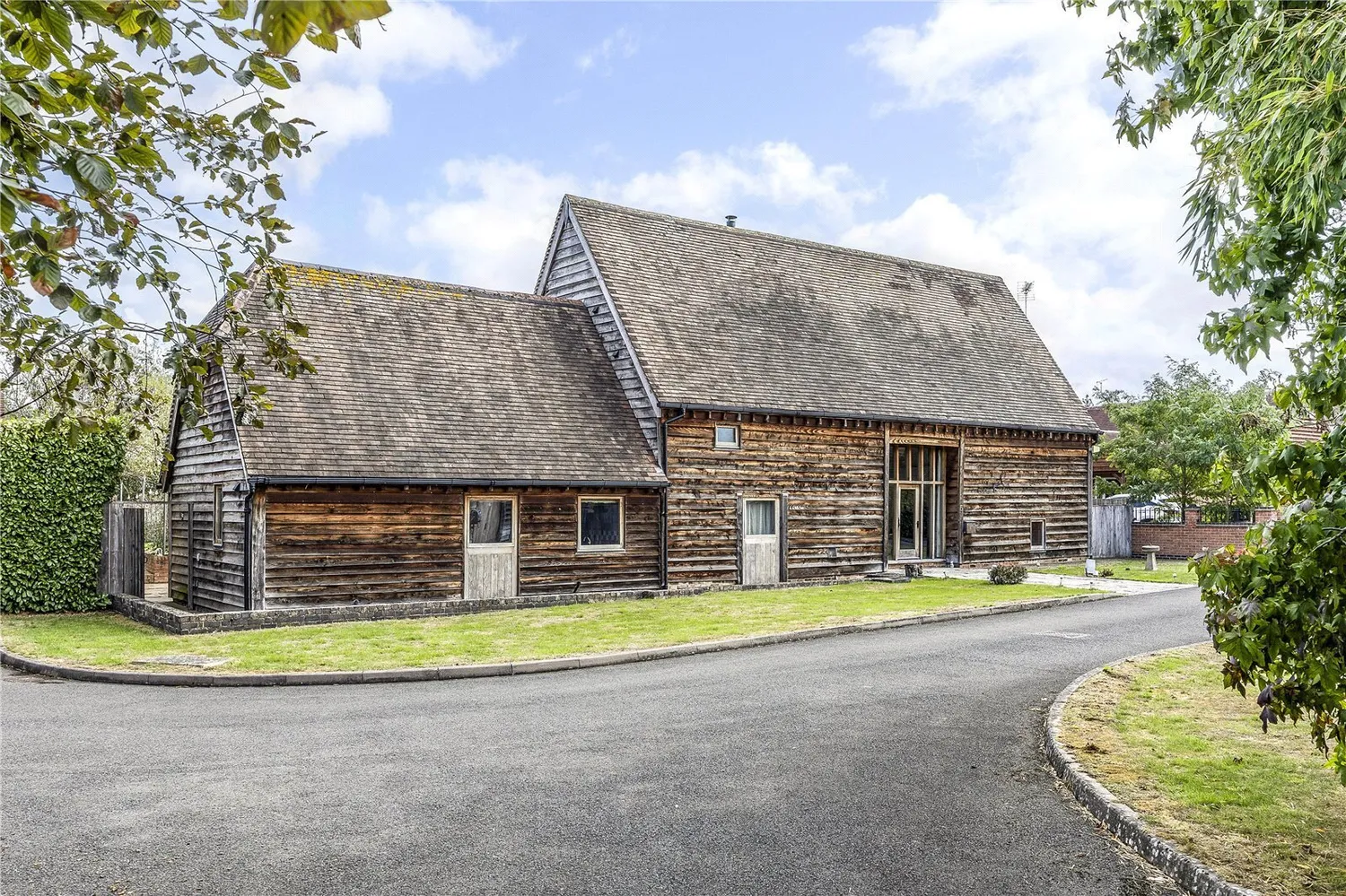 Dean Lane, Stoke Orchard, GL52 photo 3