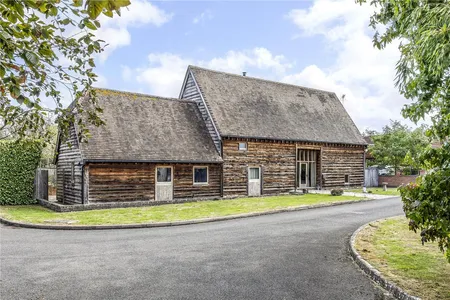 Dean Lane, Stoke Orchard, GL52