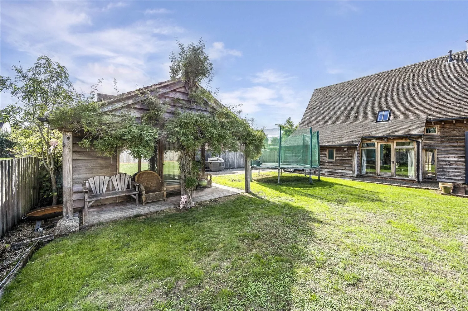 Dean Lane, Stoke Orchard, GL52 photo 6