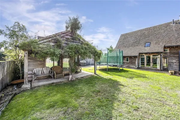 Dean Lane, Stoke Orchard, GL52 photo 6