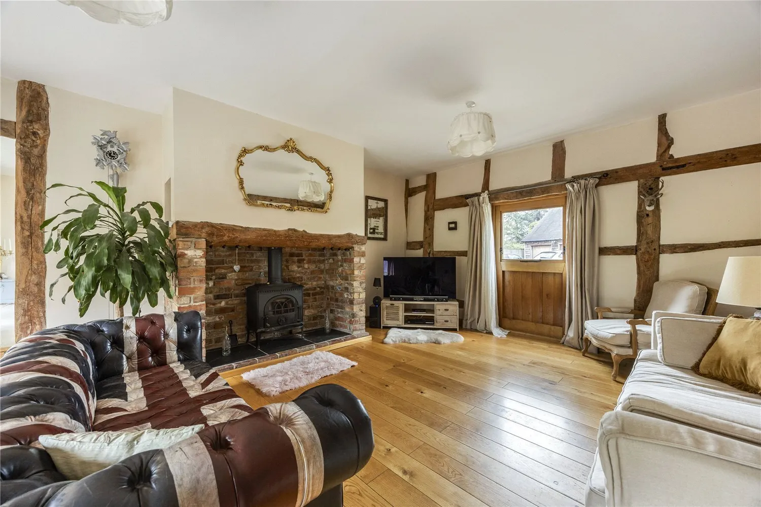 Dean Lane, Stoke Orchard, GL52 photo 11