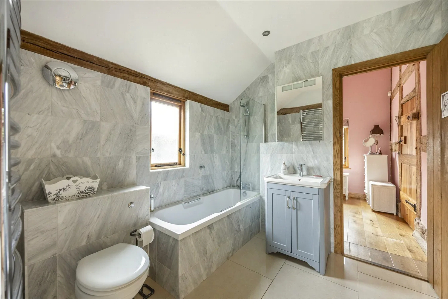 Dean Lane, Stoke Orchard, GL52 photo 19