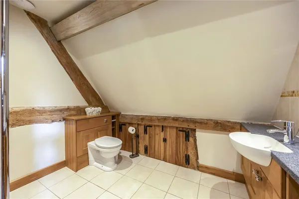 Dean Lane, Stoke Orchard, GL52 photo 23