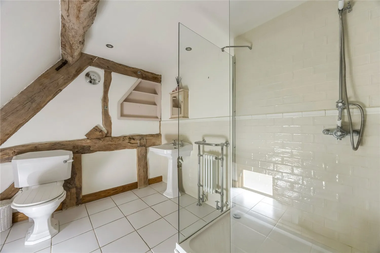 Dean Lane, Stoke Orchard, GL52 photo 26