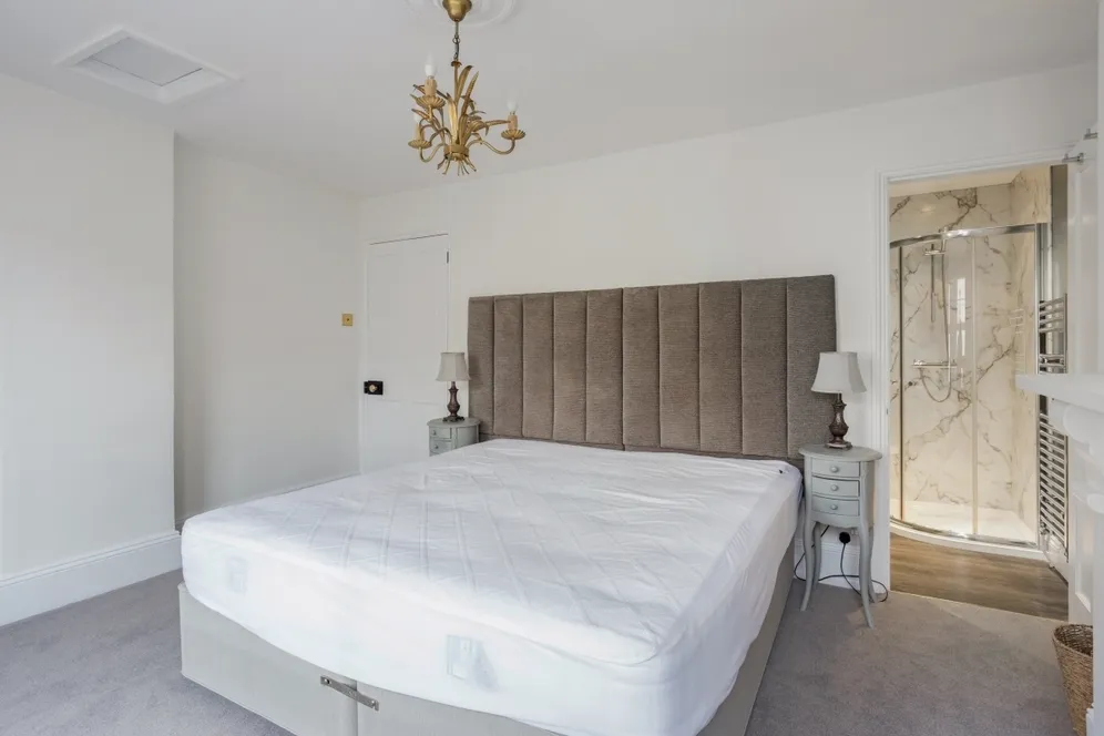 Montpellier Villas Cheltenham GL50 photo 6